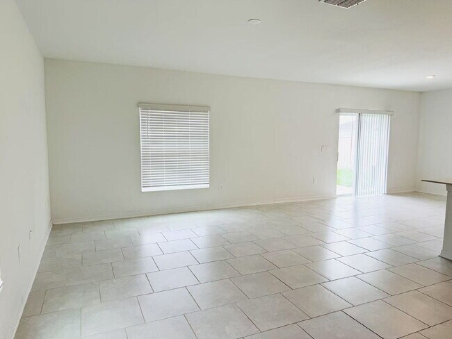 Building Photo - 644 Reggie Rd