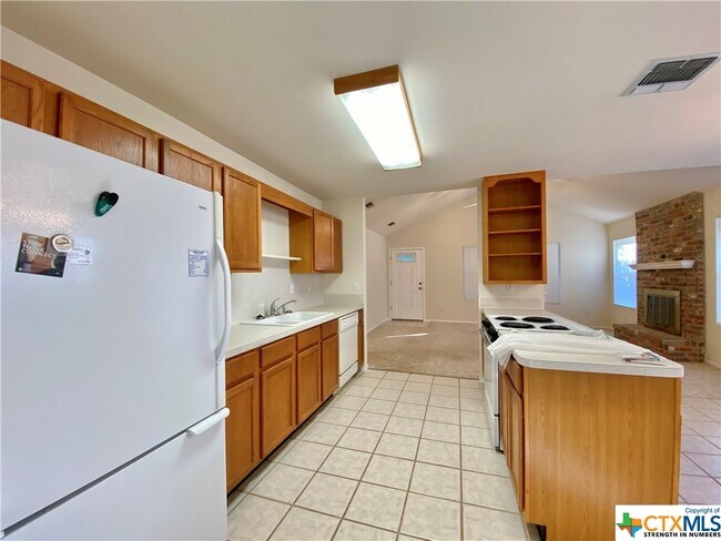 Building Photo - 1593 Amanda