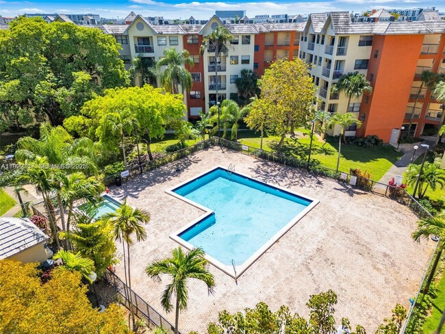 Building Photo - 8290 Lake Dr