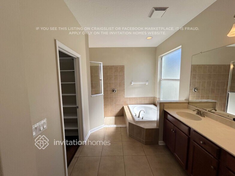 Building Photo - 210 Westchester Hills Ln