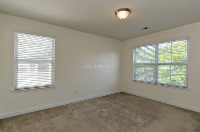 Building Photo - Big & Nice 3Br/2.5Bth Townhome in Steele Creek by Harris Teeter Shopping Center