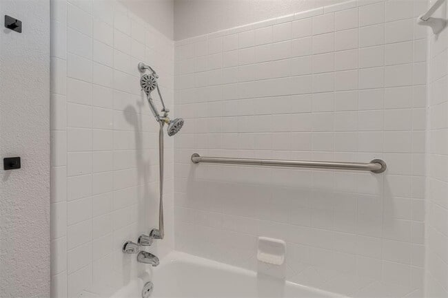 Building Photo - 2704 NW 115th St