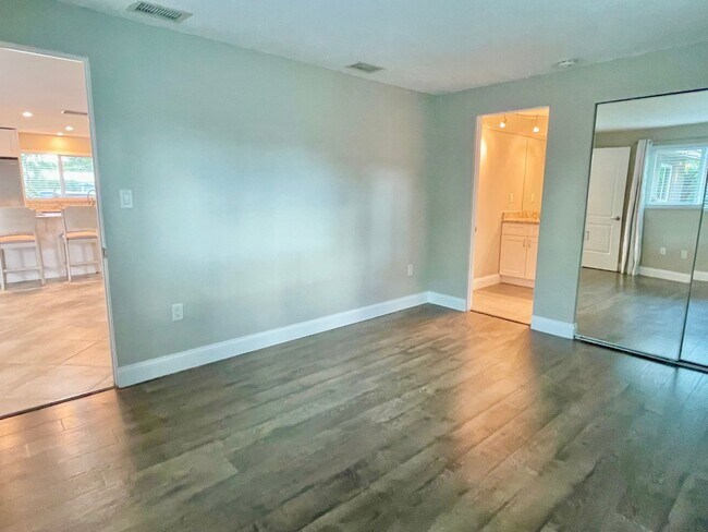 Building Photo - Newly Remodeled 3 Bedroom 2 Bathroom House...