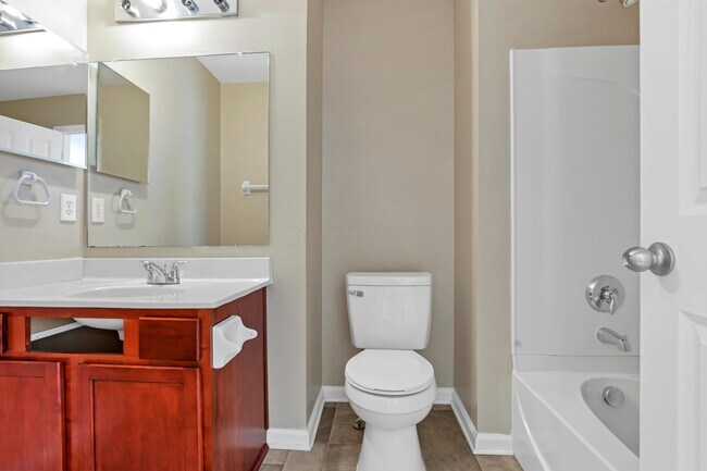 Building Photo - 419 Fuller's Cir