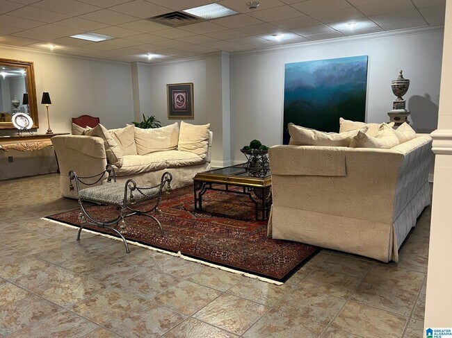 Building Photo - 1120 Beacon Pkwy W