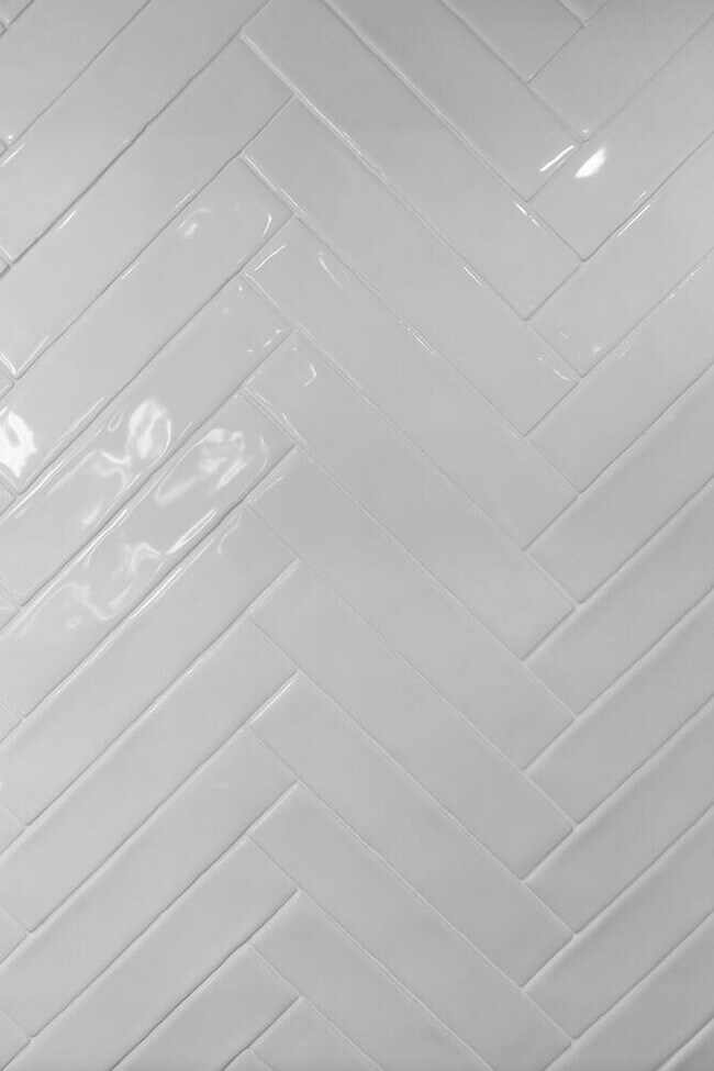 Building Photo - 516 River Rd