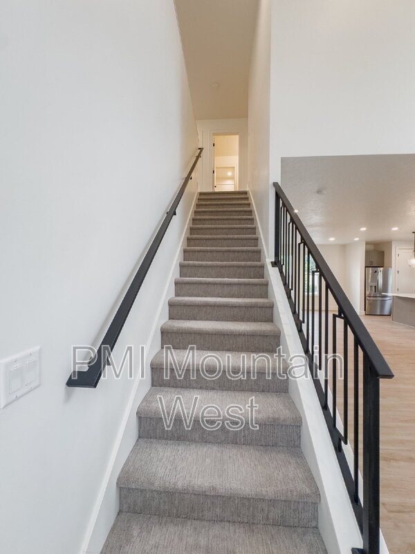 Building Photo - 331 S 680 W