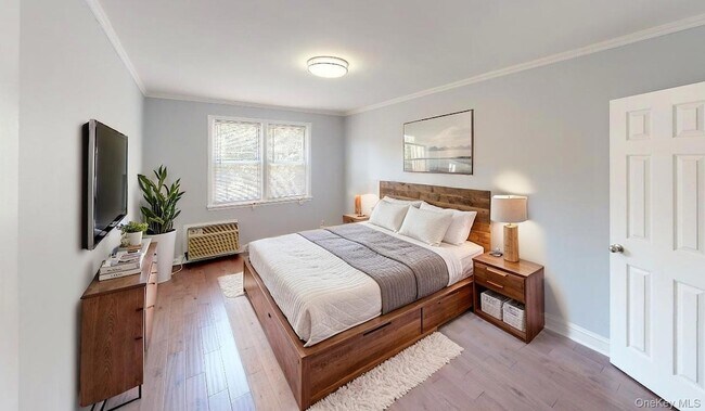 Building Photo - 67-12 Juno St