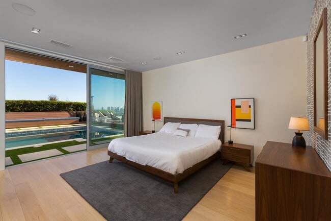 Building Photo - 1439 Devlin Dr