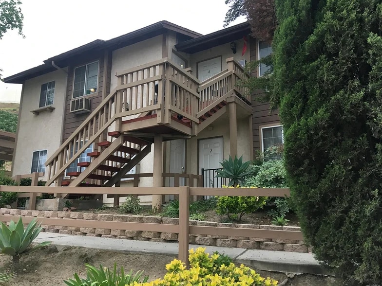 Building Photo - 240 E Graham Ave