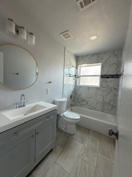 Building Photo - 9122 Clearwater Dr