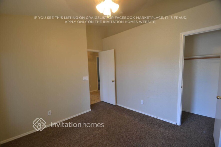 Building Photo - 8554 W Holly St
