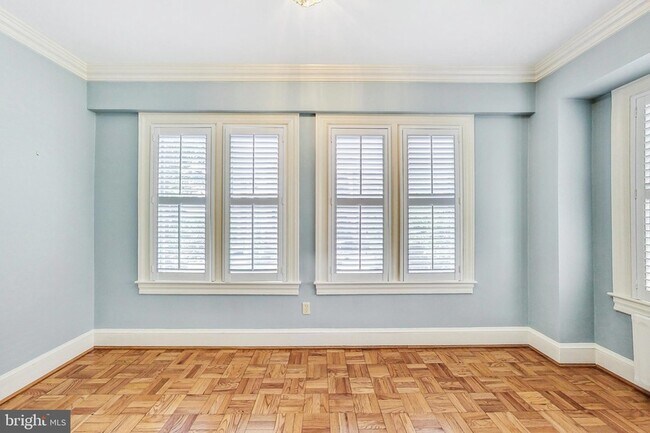 Building Photo - 3900 Cathedral Ave NW