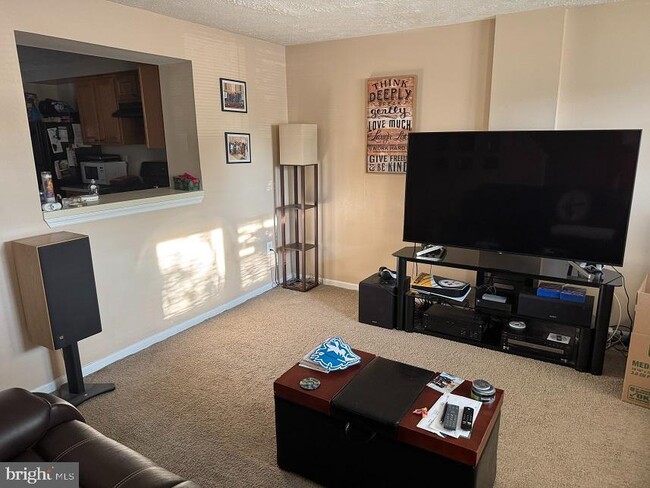 Building Photo - 15531 Norwegian Ct