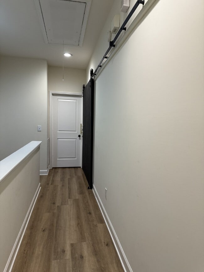 Building Photo - FANTASTIC LOCATION!! 2BR/2.5BA Townhouse in Historic Waverly area!