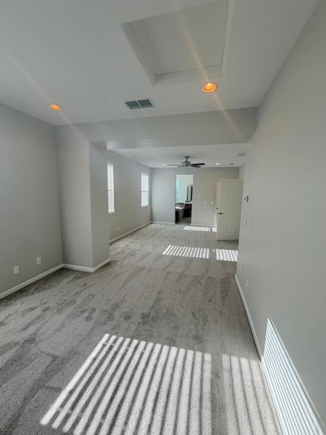 Building Photo - 4 Bedroom Home in Whitney Ranch with Access to Clubhouse