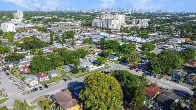 Building Photo - 5510 NW 30th Ave