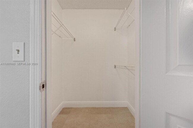 Building Photo - 12400 Vista Isles Dr