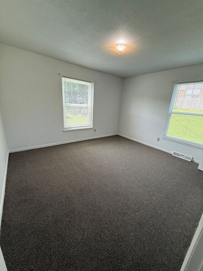 Building Photo - 8608 Countryshire Ln
