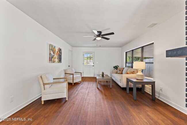 Building Photo - 6235 Fordham Cir E