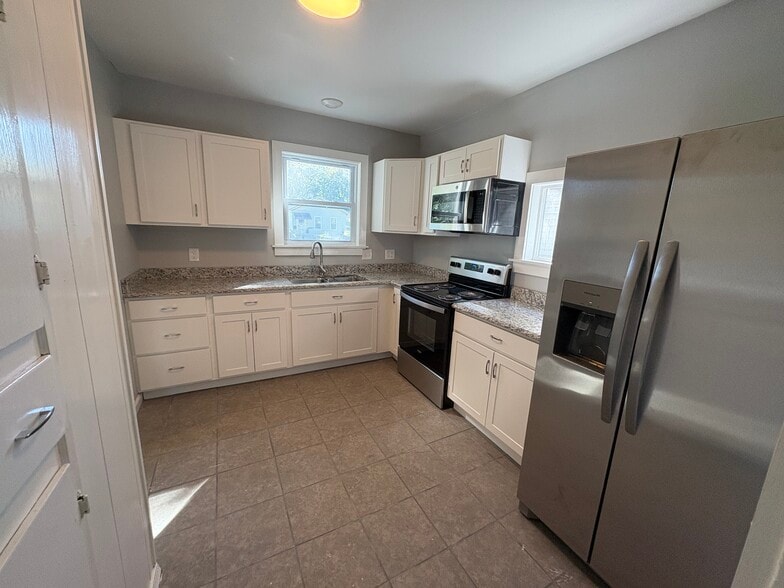 Building Photo - 38 Lisbon St