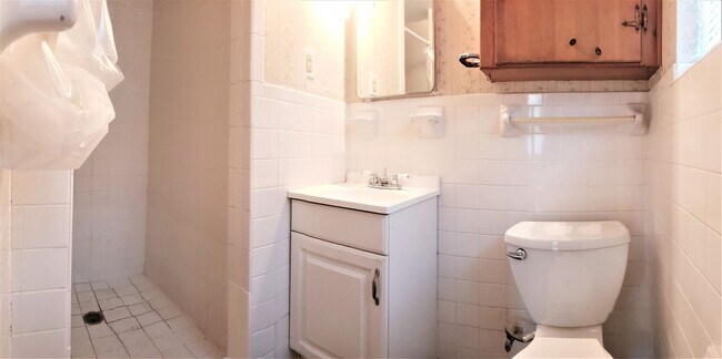 Building Photo - 5305 Ammons St