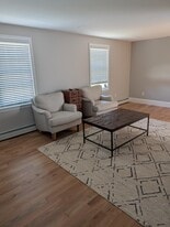 Building Photo - 82 Newton Rd