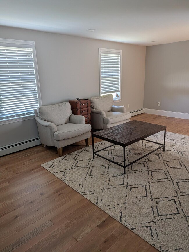 Building Photo - 82 Newton Rd