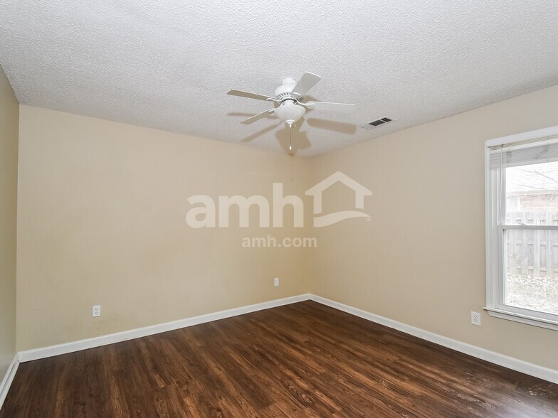 Building Photo - 1926 Bohemia Dr