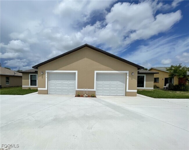 Primary Photo - 533 SE 6th Pl