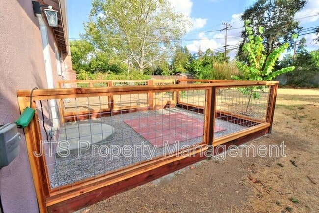 Building Photo - 6906 Pin Oak Ct