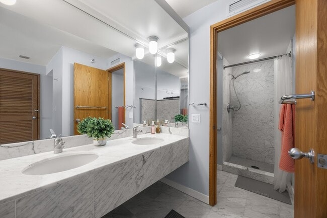 Building Photo - 1330 Ala Moana Blvd