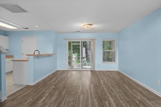 Building Photo - 1096 Harvester Cir