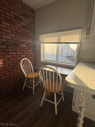 Building Photo - 107 W Main St