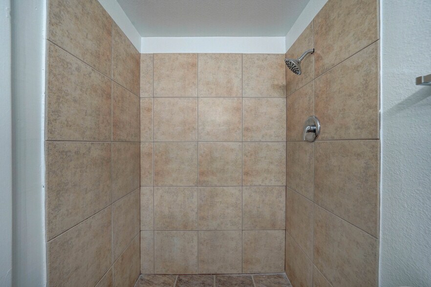 Building Photo - 5301 W Campbell Ave