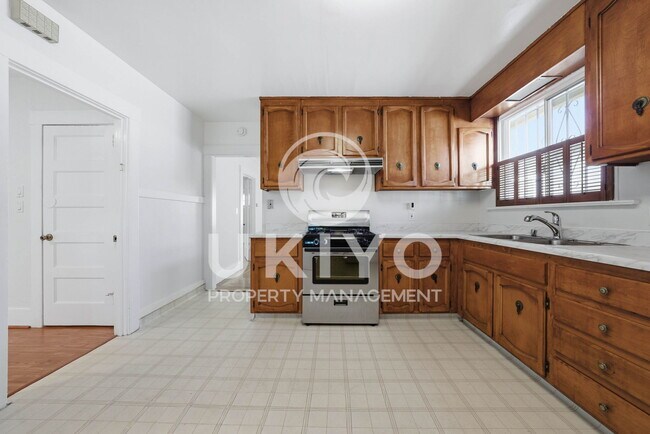 Building Photo - 2955 California St