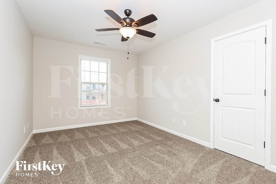 Building Photo - 1594 Raven Rd