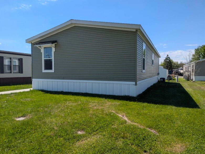 Building Photo - 15344 Dominique Dr