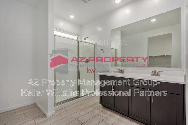 Building Photo - 14031 W Pershing St