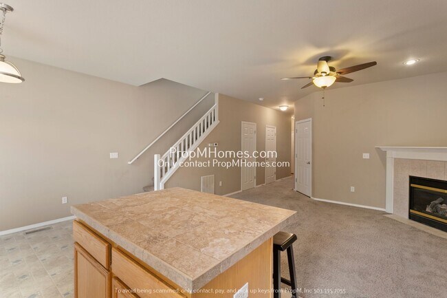 Building Photo - Cozy 3 Bedroom Home Close to Nike & Intel!