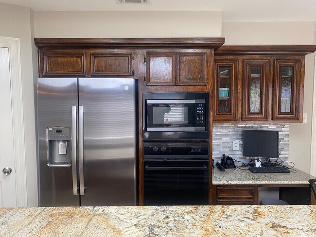 Building Photo - 2907 Stonewall Ct