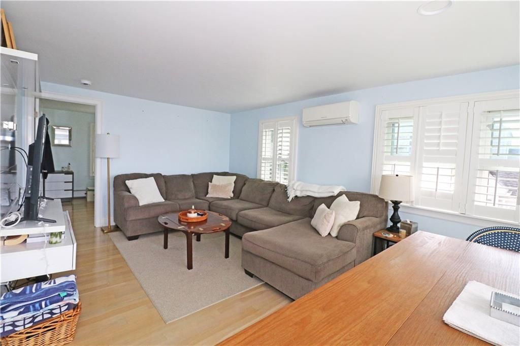 Building Photo - 249 Tuckerman Ave