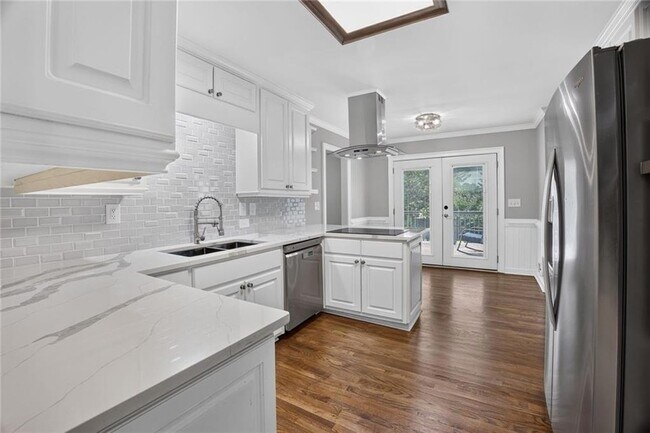 Building Photo - 2982 Northbrook Dr