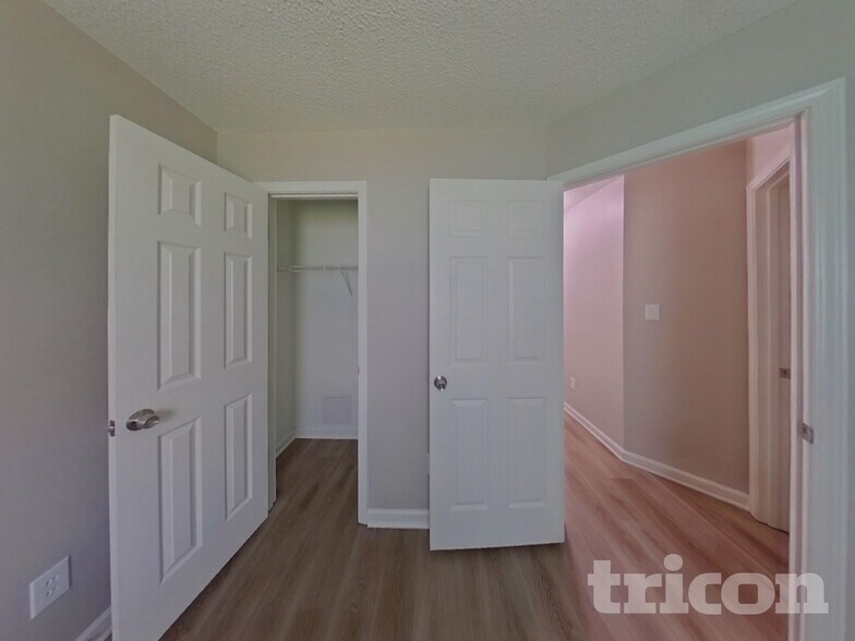 Building Photo - 722 Foxborough Rd