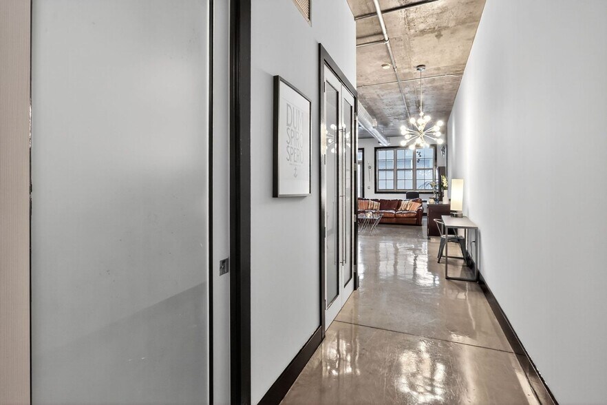Building Photo - 435 N Andrews Ave