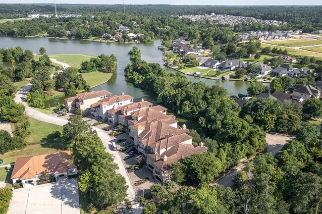 Building Photo - 102 La Vie Dr