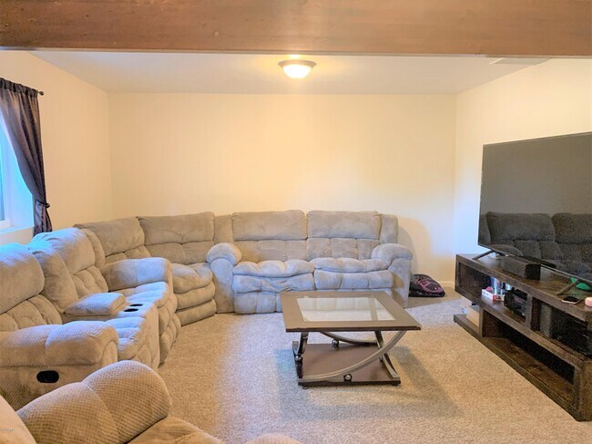 Building Photo - 3824 E Pueblo Ave