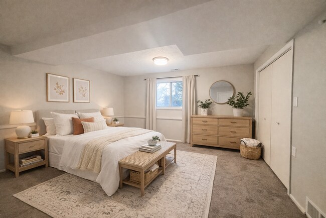 Building Photo - 2 bed 2 bath home with expansive garage and lot's of updates!