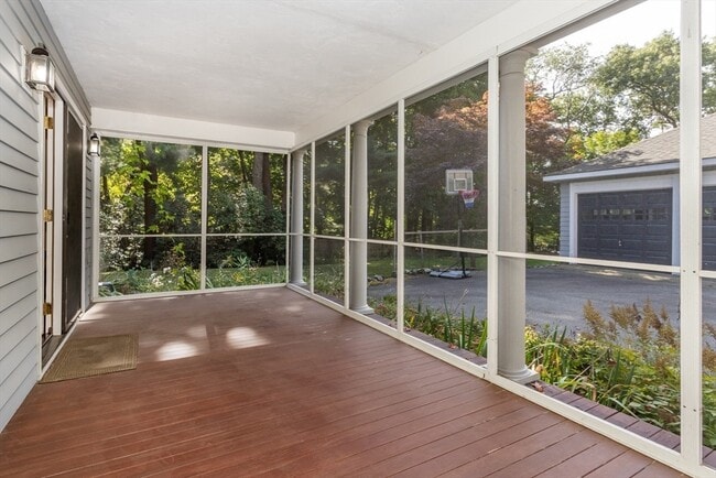 Building Photo - 34 Brush Hill Ln