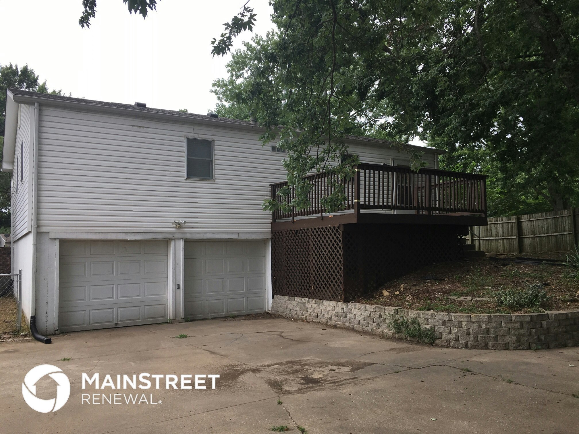 Building Photo - 1004 NE Westwind Ct